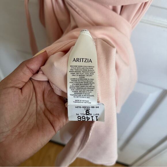 Aritzia Wilfred New Lune Dress
Wrap Mini Dress Size Small NWT - Picture 7 of 8